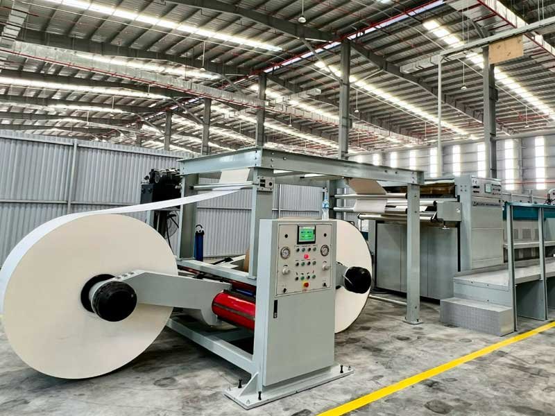Máy cắt giấy công nghiệp đảm bảo độ chính xác cao trong cắt giấy theo khổ định sẵn