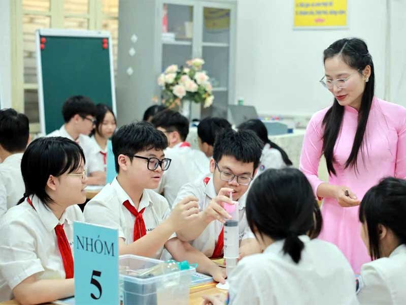 Học sinh cấp 2 học cả ngày trong năm 2025